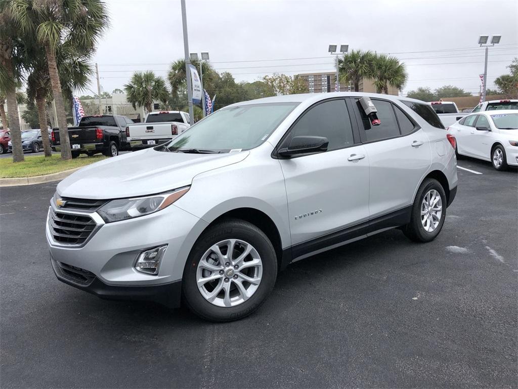 New 2020 Chevrolet Equinox LS FWD 4D Sport Utility